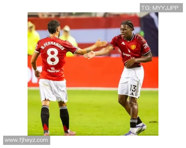 国王杯惊天冷门巴黎圣日耳曼3-0曼联引发全场狂欢