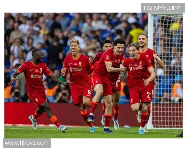 德甲热战：多特蒙德与利物浦激战成平局神扑瞬间点燃全场激情