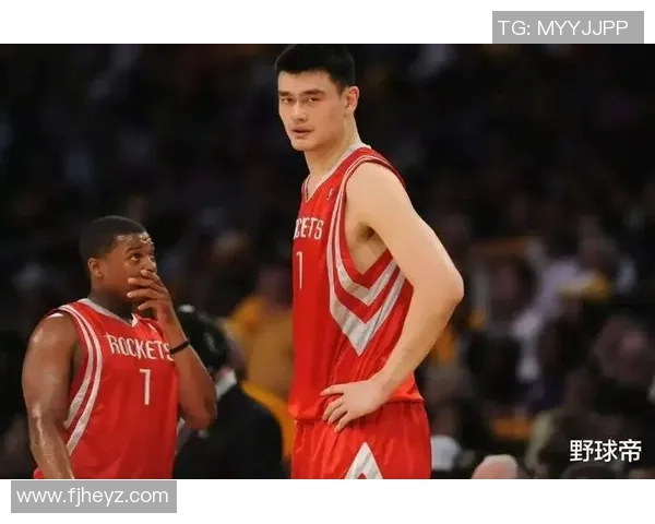 钱德勒与姚明的对决回顾：NBA赛场上的传奇碰撞与篮球智慧的较量