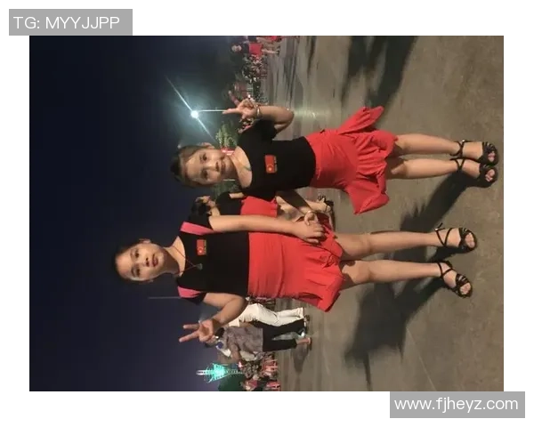 姚明回首往昔观看自己的篮球生涯与成长历程的深刻反思与感悟