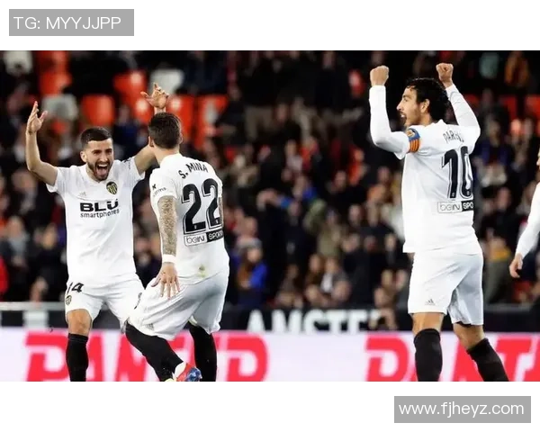 国王杯激战皇马大胜巴萨红牌争议引发全场热议与转会传闻