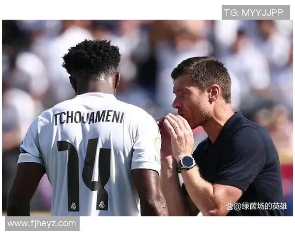 世界杯精彩对决巴黎圣日耳曼逆转里昂神扑时刻引发全场狂欢 世界杯精彩对决巴黎圣日耳曼逆转里昂神扑时刻引发全场狂欢