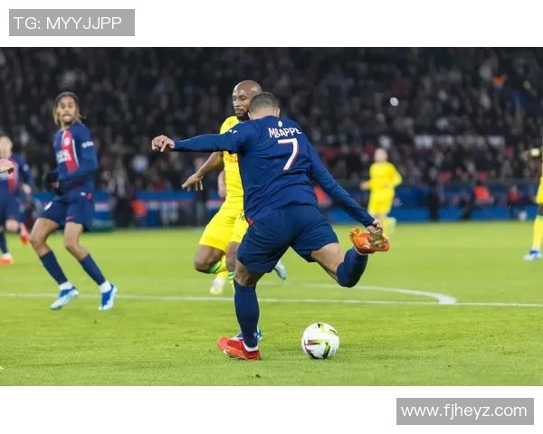 足总杯精彩对决多特蒙德与巴黎圣日耳曼战成平局帽子戏法引发全场狂欢