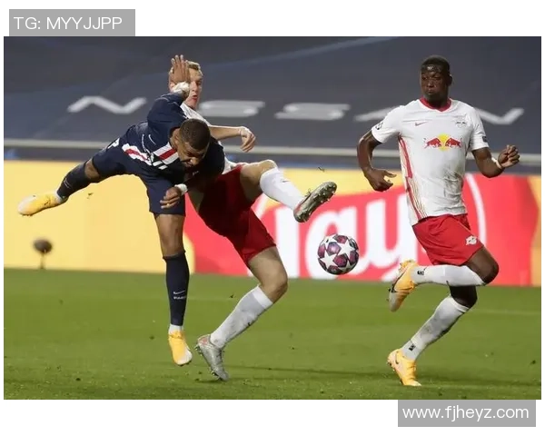 欧冠激战：巴黎圣日耳曼与那不勒斯0比0平局点球大战瞬间点燃全场激情